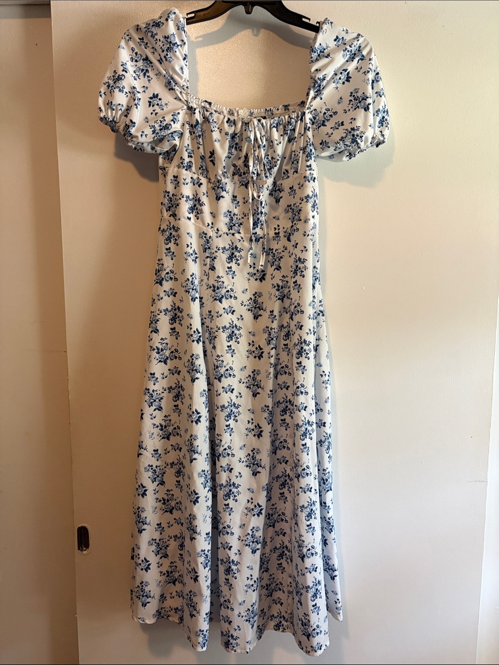 Blue Floral Puff-Sleeve Woman’s w Dress